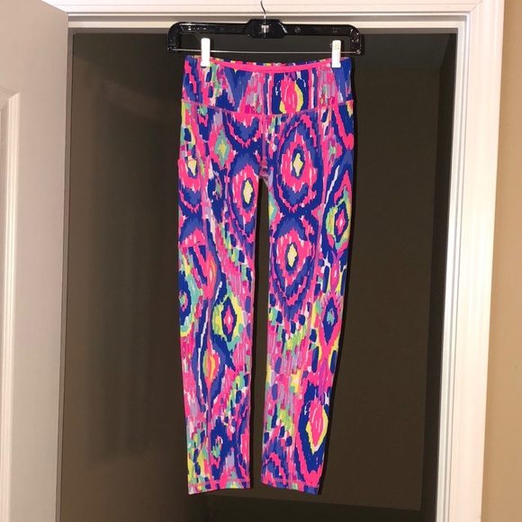Lilly Pulitzer UPF 50+ Luxletic Weekender Leggings: Multi Luminescent, Size XS. - Picture 2 of 8